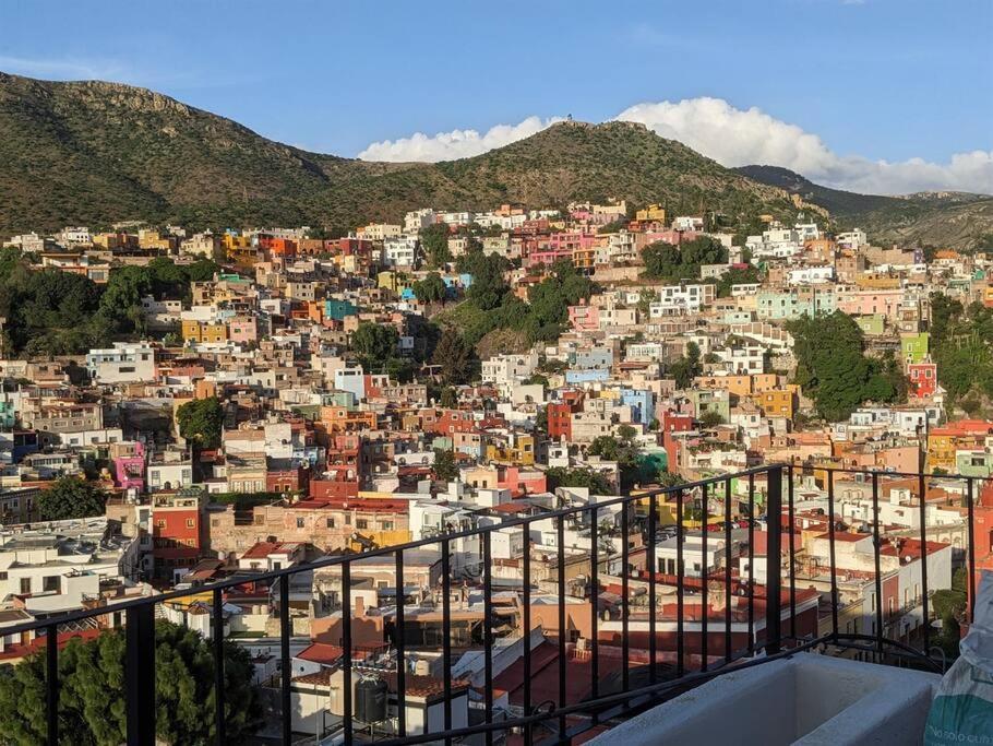Experience Guanajuato's Magic From Casa Mirador! Сasa de vacaciones *